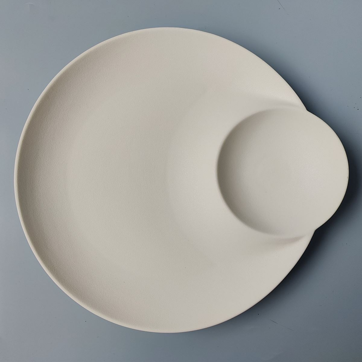 Assiette ronde blanche avec compartiment à sauce 'Palace Plus'