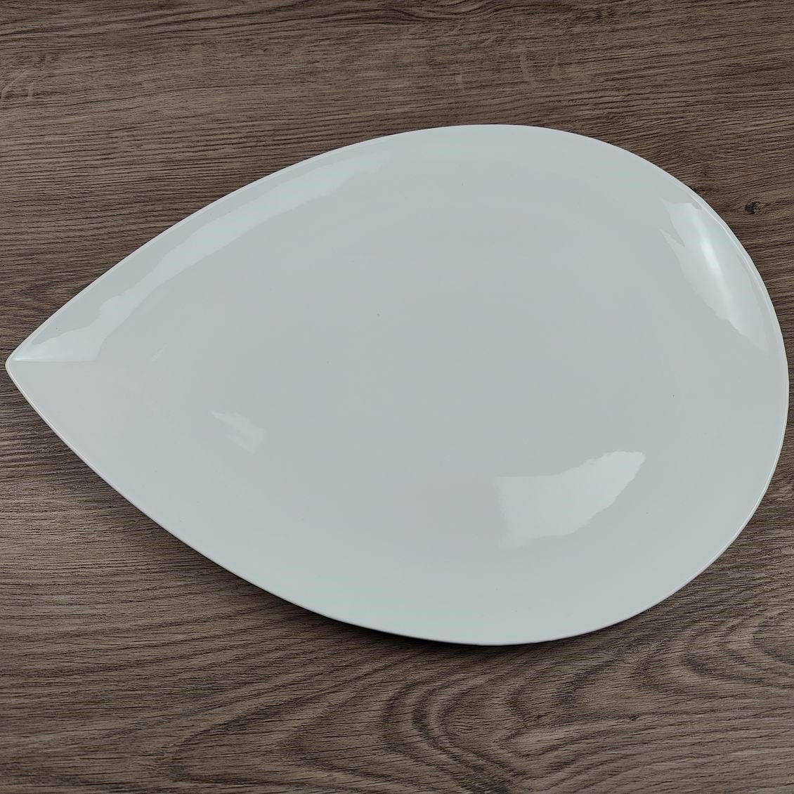 Assiette ovale blanche 'Drop'